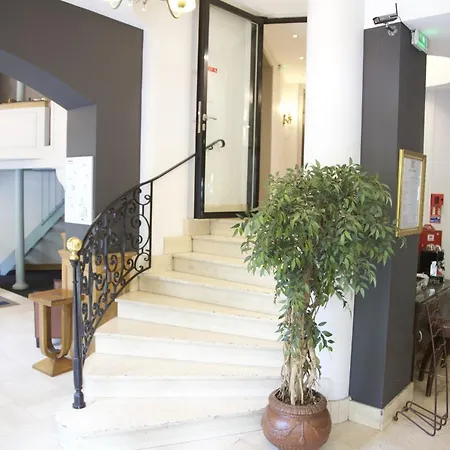 Grand Des Gobelins Hotel 3*